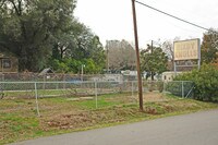 Building Photo - Bixby Knolls Mobile Home Park Apartments in Anderson, California