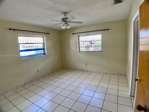 3181 SW 26th St-Unit -3181 in Miami, FL - Building Photo - Building Photo