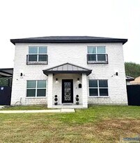 1420 Codorniz Dr in Brownsville, TX - Building Photo
