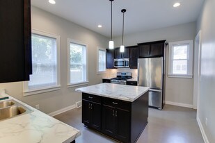 1937 N Bartlett Ave, Unit Lower in Milwaukee, WI - Building Photo