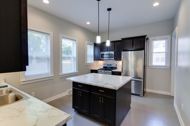 1937 N Bartlett Ave, Unit Lower, Unit Lower