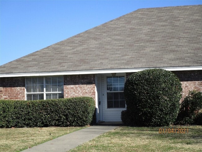 3112 Inglewood St in Denton, TX - Foto de edificio - Building Photo