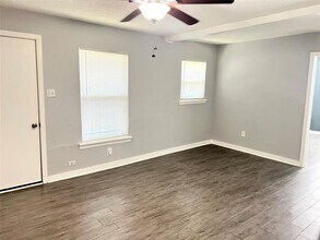 1114 Tillery St in Austin, TX - Building Photo - Building Photo
