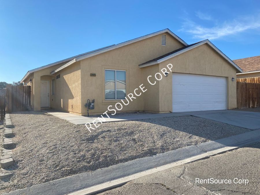 34675 Pso Del Valle in Barstow, CA - Building Photo