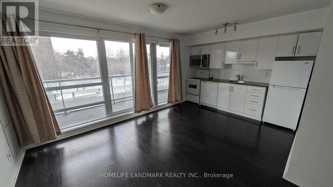 2035 Sheppard Ave E in Toronto, ON - Building Photo - Building Photo