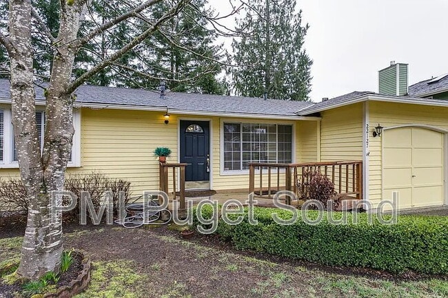 22127 NE 9th Pl in Redmond, WA - Building Photo - Building Photo
