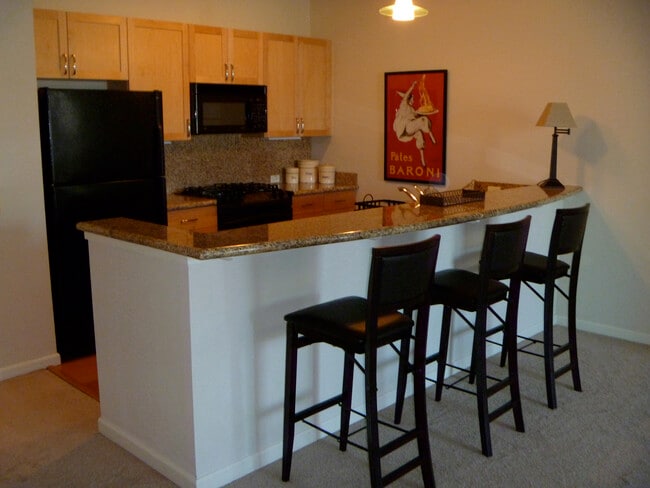 1620 NE Broadway St, Unit 306 in Portland, OR - Building Photo - Building Photo