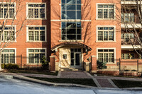 Kirkwood Park Condos North in Kansas City, MO - Foto de edificio - Building Photo