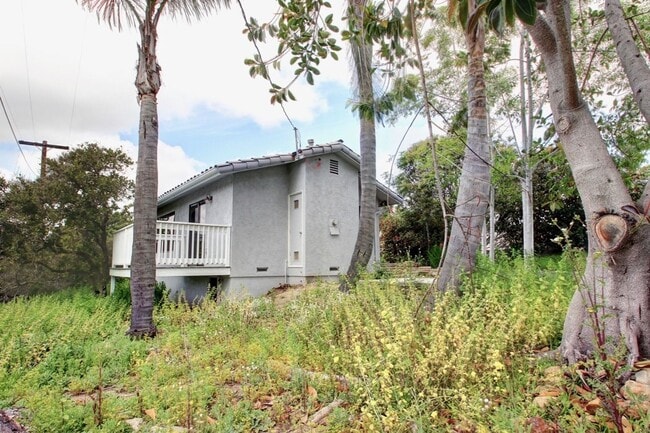 property at 915 Valley Dr