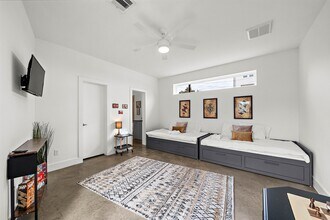 3002 Hawkins St in Houston, TX - Building Photo - Building Photo