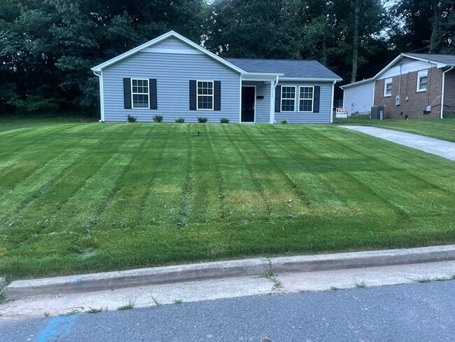property at 1325 W Sedgefield Dr