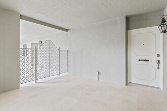 2185 Ibis Isle Rd in Palm Beach, FL - Building Photo - Building Photo