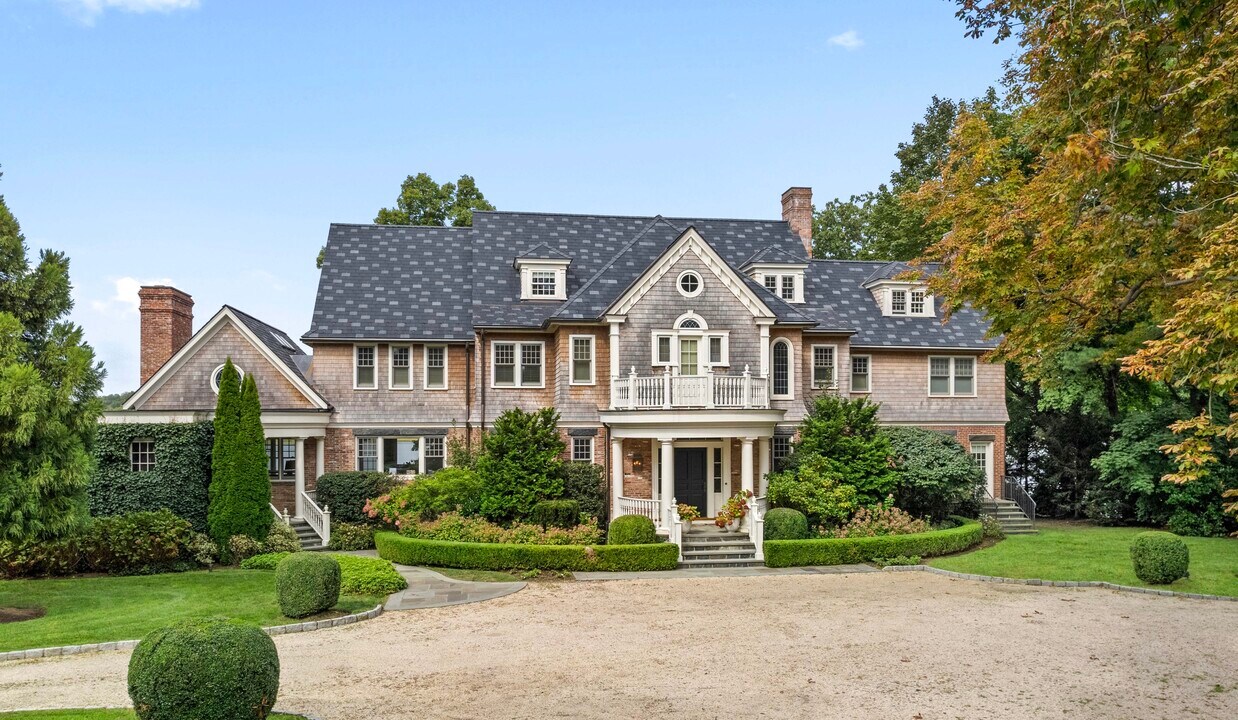 230 Stuyvesant Ave in Rye, NY - Building Photo
