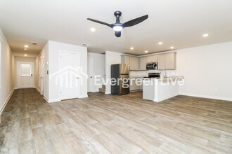 4830 Station Ln in Union City, GA - Building Photo - Building Photo