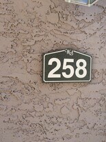 623 W Guadalupe Rd in Mesa, AZ - Building Photo