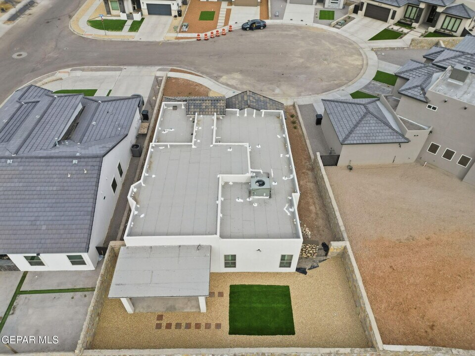 219 Emerald Brass in Horizon City, TX - Building Photo