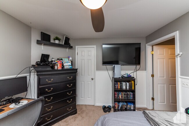 2849 N Southport Ave, Unit B in Chicago, IL - Building Photo - Building Photo