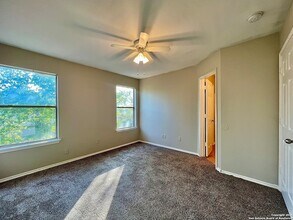 5602 Golf Mist in San Antonio, TX - Building Photo - Building Photo