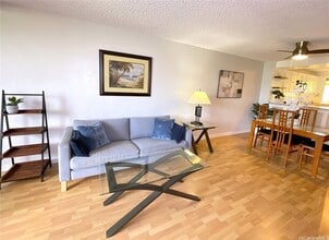 500 Lunalilo Home Rd in Honolulu, HI - Building Photo - Building Photo