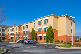 Furnished Studio - Newark in Newark, DE - Foto de edificio - Building Photo