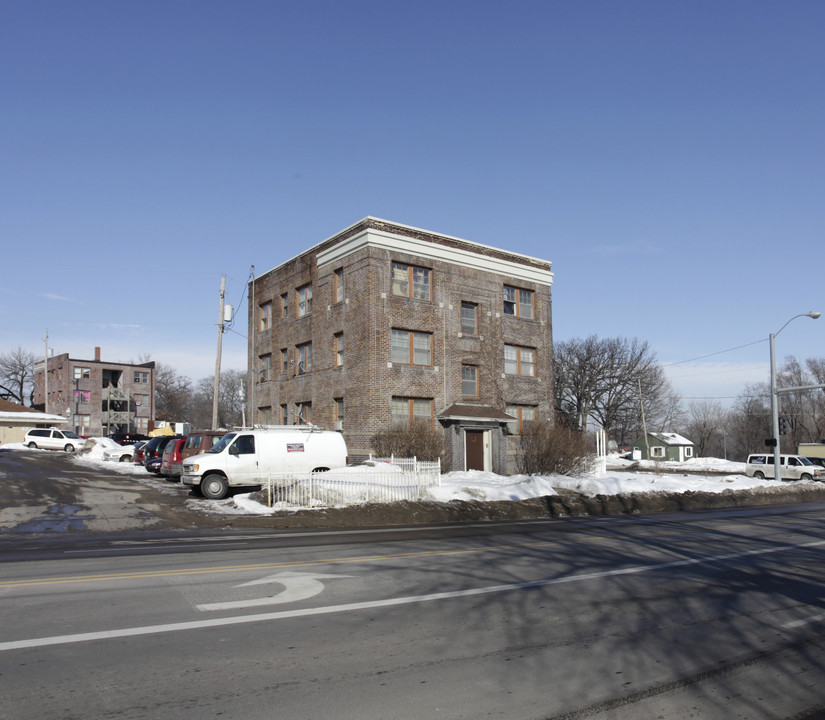 6th and Hickman Apartments in Des Moines, IA - Building Photo