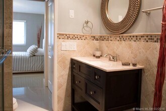 801 Pine Dr in Pompano Beach, FL - Foto de edificio - Building Photo