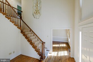 8240 The Midway in Annandale, VA - Building Photo - Building Photo