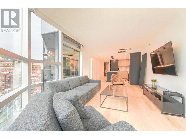 1050 Burrard St