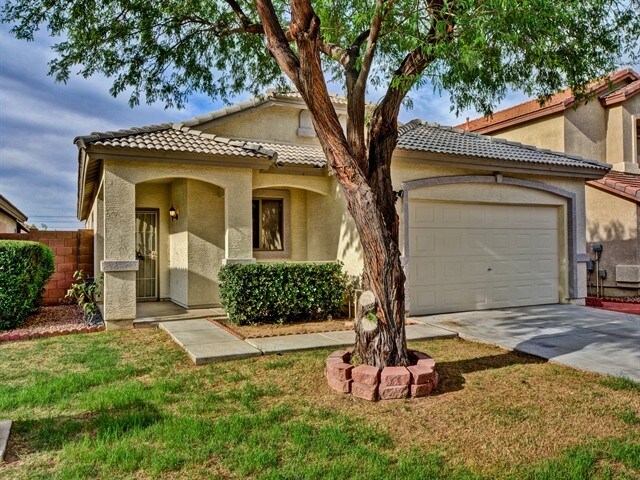 11221 W Coronado Rd in Avondale, AZ - Building Photo