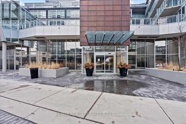 2908-2908 Hwy 7 in Vaughan, ON - Building Photo - Building Photo