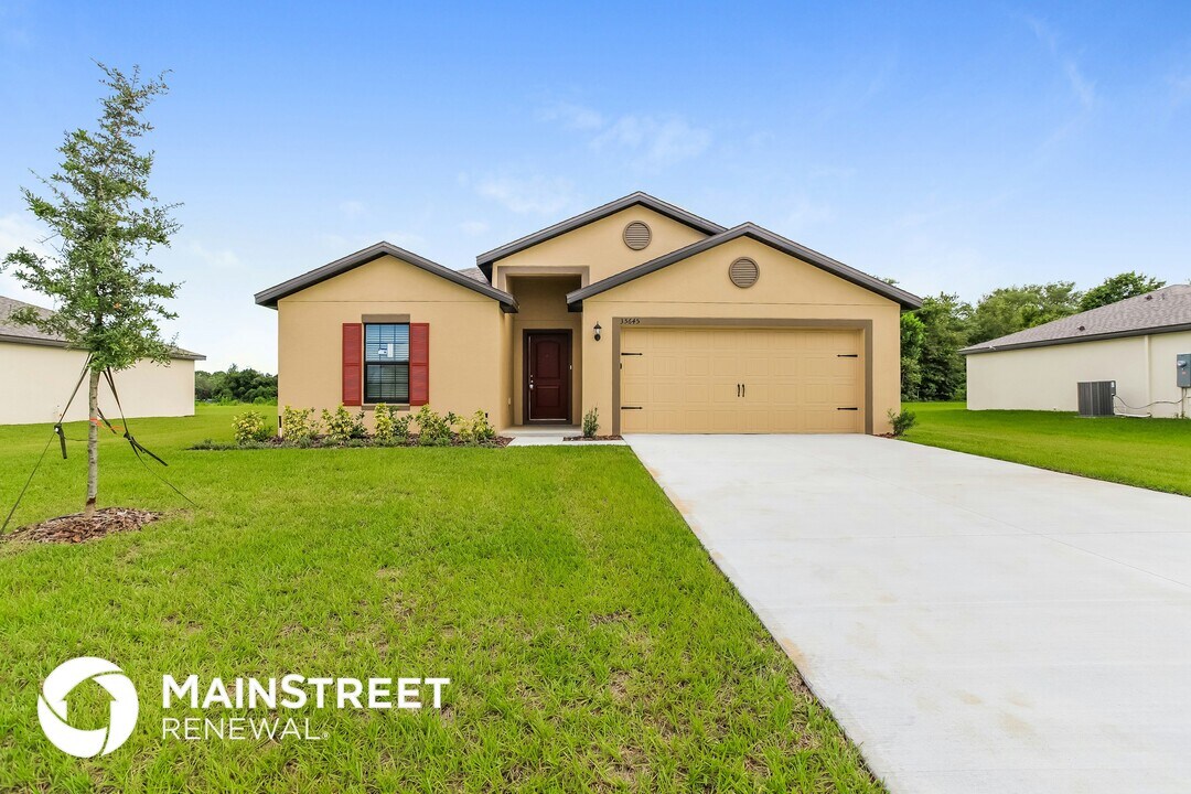 35645 Rose Moss Ave in Leesburg, FL - Building Photo