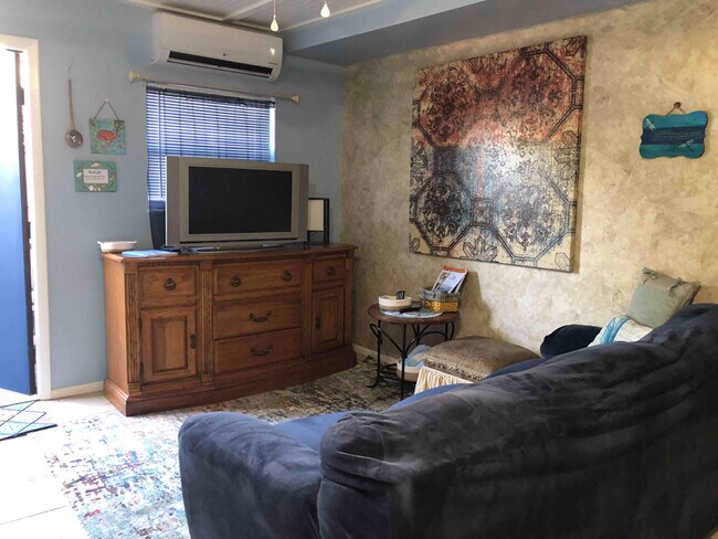 801 11th Ave W, Unit Apt 1 in Palmetto, FL - Building Photo - Building Photo