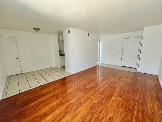 3616 Kolendo Ct in Las Vegas, NV - Foto de edificio - Building Photo