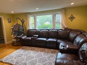 72 Grassland St in Lexington, MA - Building Photo - Building Photo