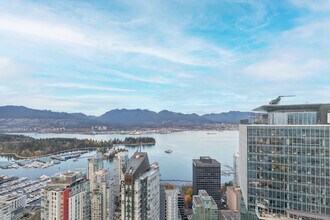 1151-1151 W Georgia St in Vancouver, BC - Building Photo - Building Photo