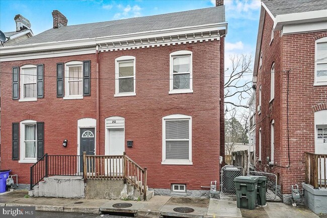 20 S Locust St in Hagerstown, MD - Building Photo - Building Photo