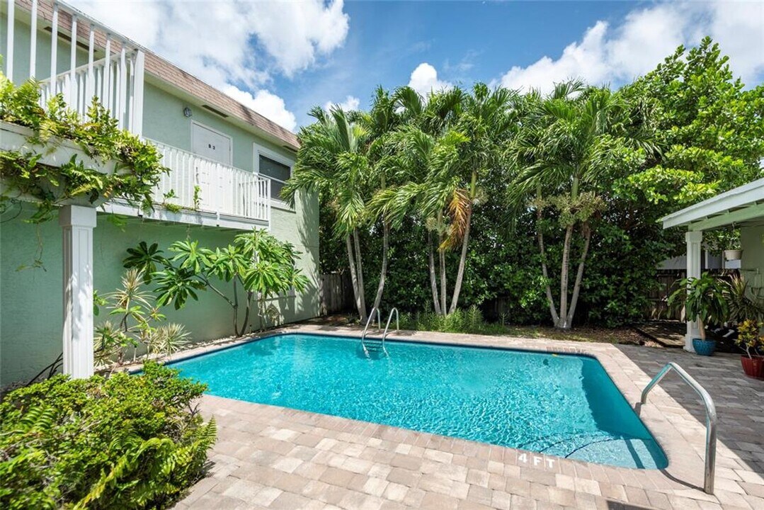 1025 NE 9th Ave in Fort Lauderdale, FL - Building Photo