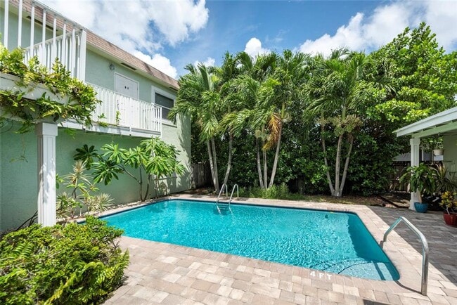 property at 1025 NE 9th Ave