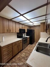 304 Crown Blvd in Melbourne, FL - Building Photo - Building Photo