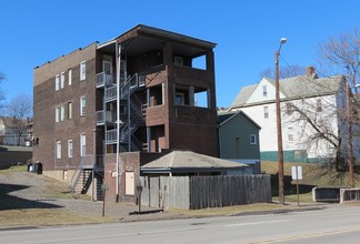 548 Grandview Ave in East Pittsburgh, PA - Building Photo - Building Photo