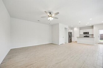 1701 Teton River Dr in Blue Ridge, TX - Foto de edificio - Building Photo