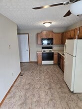 1757 N Keebler Ave, Unit 1757 in Collinsville, IL - Building Photo - Building Photo