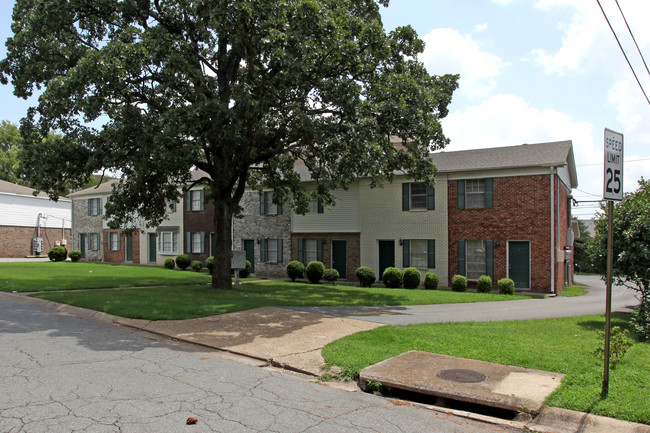 615 Chickadee Dr in Little Rock, AR - Foto de edificio - Building Photo