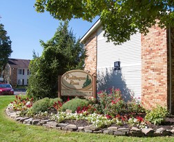 Reddington Pines in Newark, OH - Building Photo