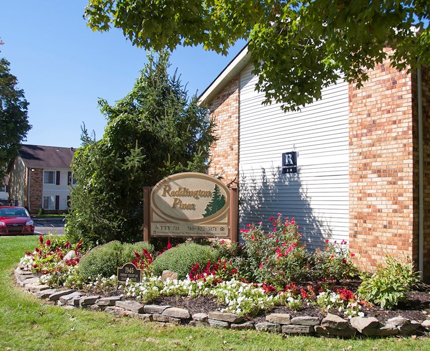 Reddington Pines in Newark, OH - Foto de edificio