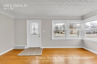 498 E 250th St in Euclid, OH - Building Photo - Building Photo