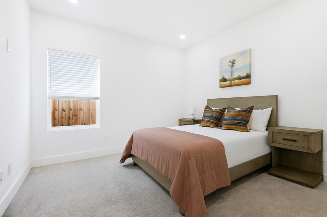 property at 107 W Whitney St