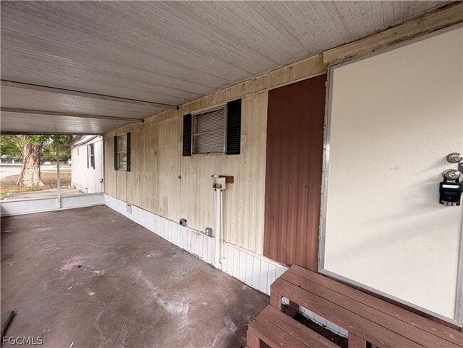 7897 Suncoast Dr in North Fort Myers, FL - Building Photo - Building Photo