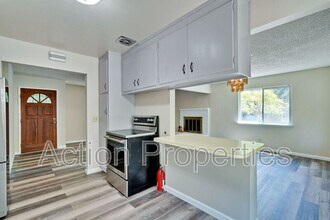 67 Holbrook Ln in Atherton, CA - Building Photo - Building Photo