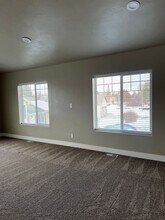 353 Buckskin Ct in Sugar City, ID - Building Photo - Building Photo